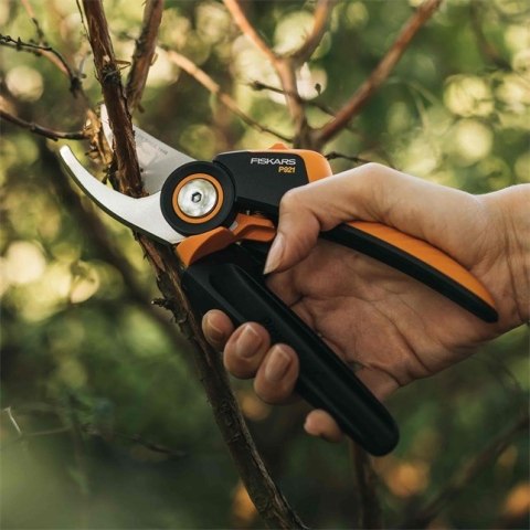 FISKARS SEKATOR NOŻYCOWY X-SERIES M P921 FISKARS SEKATOR NOŻYCOWY X-SERIES M P921
