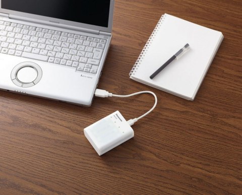 ŁADOWARKA PANASONIC SMARTPLUS USB + 4 x AA ENELOOP 2000 mAh ŁADOWARKA PANASONIC SMARTPLUS USB + 4 x AA ENELOOP 2000 mAh