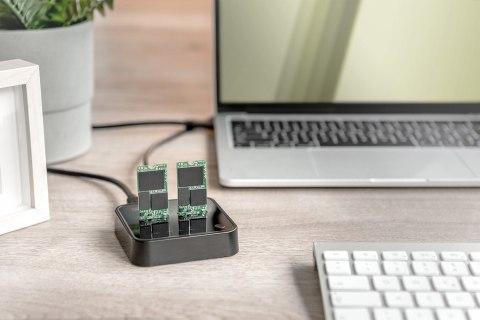 DIGITUS STACJA DOKUJĄCA DO SSD M.2 NVME Z FUNKCJĄ KLONOWANIA OFFLINE, USB-C, CZARNA DA-71545 DIGITUS STACJA DOKUJĄCA DO SSD M.2 NVME Z FUNKCJĄ KLONOWANIA OFFLINE, USB-C, CZARNA DA-71545