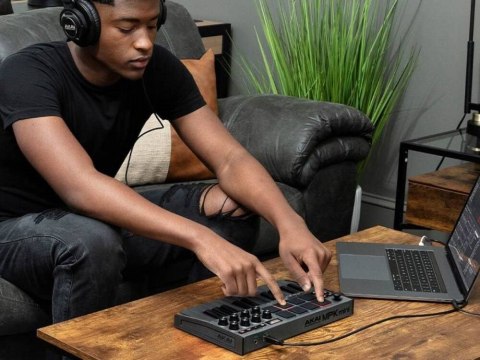 AKAI MPK MINI 3 GREY - Mini klawiatura sterująca AKAI MPK MINI 3 GREY - Mini klawiatura sterująca
